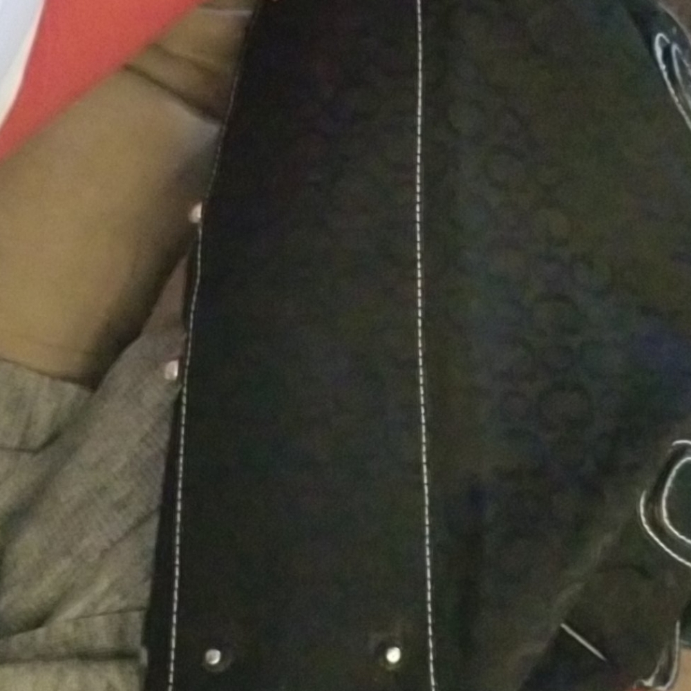 Guess purse - Picture 3 of 16